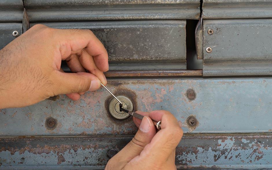 travaux à nos artisans serrurier prix Paris 2